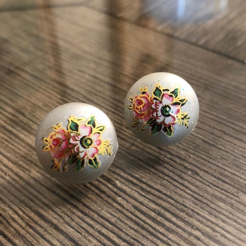Vintage Light Grey Pearlized Button Earrings with. Floral Center